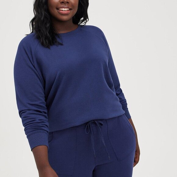 Torrid Classic Fit Ultra Soft Fleece Crew Neck Raglan Sweatshirt NWT Navy blue 3 - Picture 1 of 10